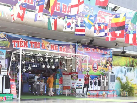 Quán xá, cửa hàng ở Sài Gòn 'thay áo World Cup' mong tăng doanh thu