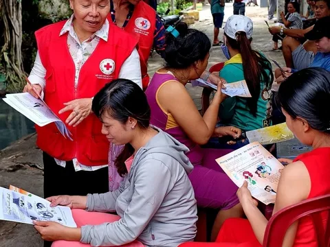 Ra quân vệ sinh môi trường phòng chống sốt xuất huyết