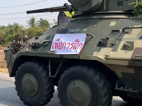 Rộ tin đồn đảo chính ở Thái Lan, cảnh sát trong tình trạng báo động