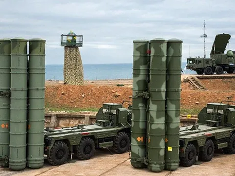 Thổ Nhĩ Kỳ nhận lô tên lửa S-400 đầu tiên từ Nga