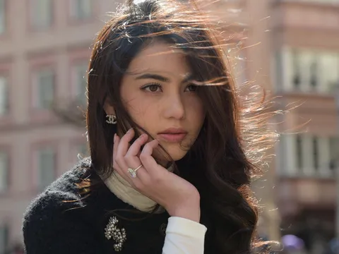 Sự nghiệp đình đám của mỹ nữ Thái Lan trước khi hợp tác với Sơn Tùng