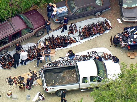 Bí ẩn quanh 1.000 khẩu súng trong căn biệt thự ở Los Angeles