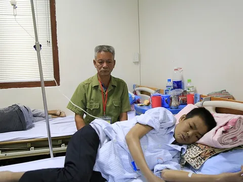 Không còn gì bán để cứu con