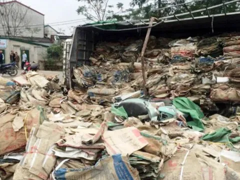 Nghệ An: Nữ phóng viên trên đường đi tác nghiệp bị xe tải đè tử vong