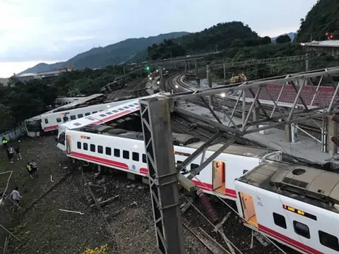 Tai nạn tàu hỏa thảm khốc ở Đài Loan, hơn 100 người thương vong