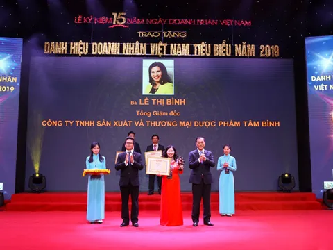 CEO Dược phẩm Tâm Bình vinh dự nhận Cúp Thánh Gióng lần thứ 3