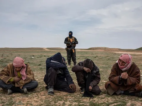 Tàn dư IS nhen nhóm trỗi dậy sau 5 tháng sụp đổ ở Iraq và Syria