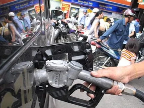 Tăng thuế môi trường xăng lên 8.000 đồng/lít: Sẽ là cú sốc ngỡ ngàng!