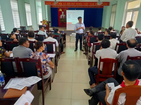 Tập huấn ứng phó với dịch bệnh Covid-19 cho các trưởng thôn