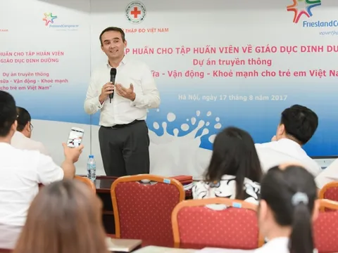 Tập huấn về giáo dục dinh dưỡng và phát triển thể lực cho trẻ em
