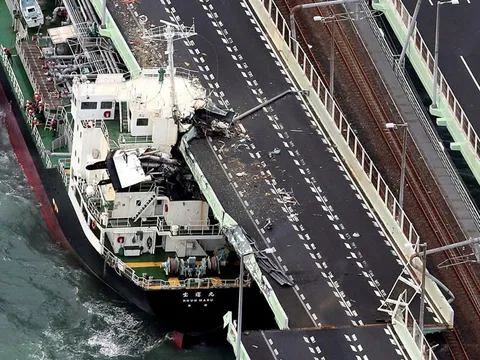 Ảnh: Siêu bão Jebi tàn phá kinh hoàng tại Nhật Bản