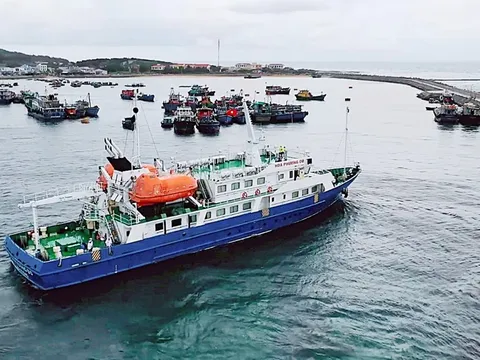 Miễn phí tàu từ đất liền ra đảo cho quân, dân huyện đảo Bạch Long Vĩ