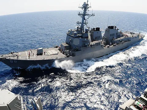 Hai tàu chiến Mỹ xuất hiện ở eo biển Đài Loan giữa lúc căng thẳng với Trung Quốc