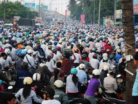 Cấm xe máy chỉ là giải pháp tình thế