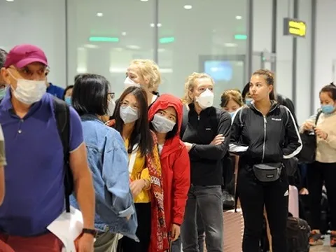 Bộ Y tế hướng dẫn tạm thời giám sát người nhập cảnh vào Việt Nam