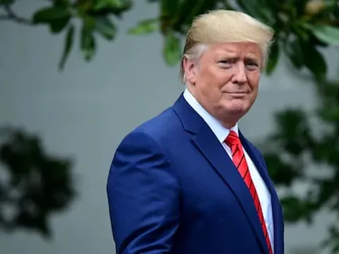 Hạ viện Mỹ mời Tổng thống Trump tham gia điều trần luận tội công khai