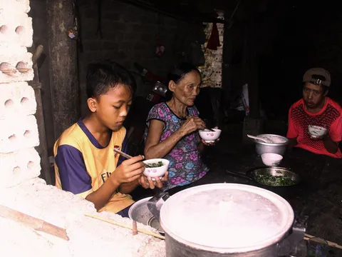 Tết của những đứa trẻ ở xã không chồng!