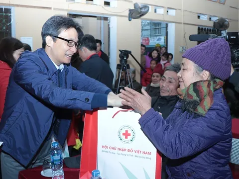 Phó Thủ tướng Vũ Đức Đam thăm, tặng quà Tết tại Bắc Kạn