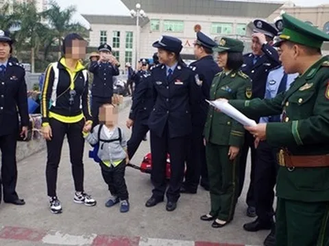 Thầy phong thủy lừa bắt trẻ em bán sang Trung Quốc