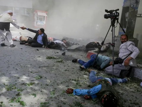 Thế giới lên án vụ đánh bom thảm sát nhà báo ở Afghanistan