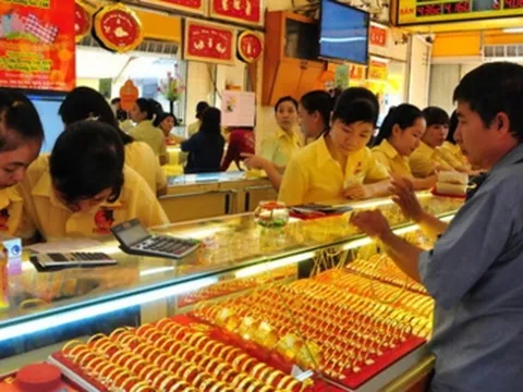 Giá vàng trong nước và thế giới cùng giảm