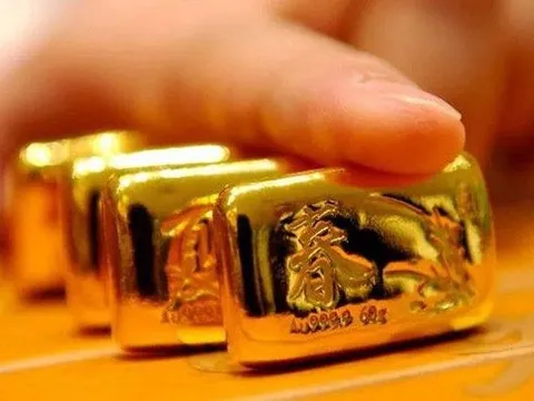 Giá vàng ngày 23/5 nhích nhẹ nhưng vẫn ở dưới đáy