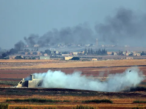 Thổ Nhĩ Kỳ dội bom đạn xuống cứ điểm người Kurd suốt 6 tiếng