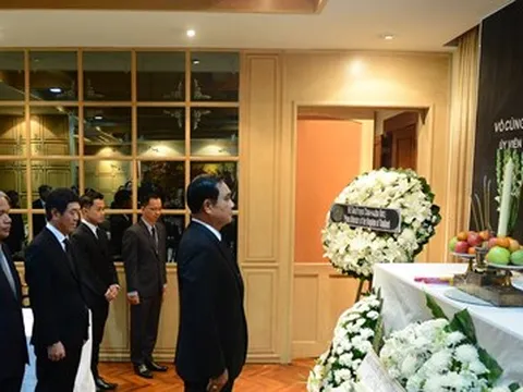 Thủ tướng Thái Lan viếng Chủ tịch nước Trần Đại Quang