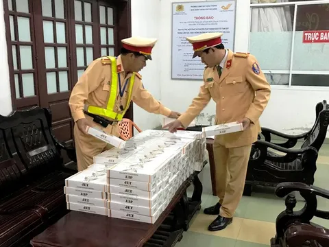 Bắt giữ hơn 1.700 gói thuốc lá nhập lậu