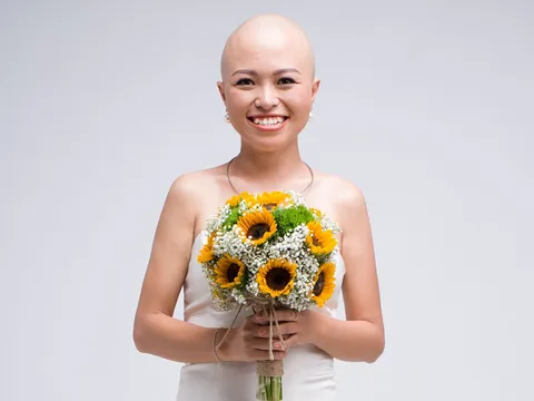 Thủy Muối: 'Mất tóc, không lông mi, lông mày, tôi vẫn đẹp và dịu dàng'