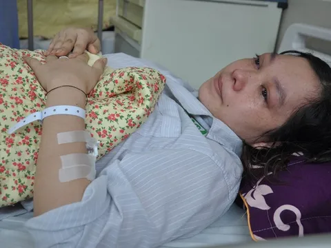 Tình cảnh thập tử nhất sinh của người phụ nữ có chồng, con đều chết vì tai nạn giao thông