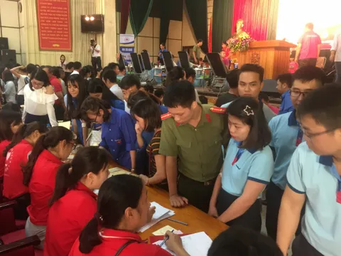 Hiến tặng 'giọt hồng', trao gửi yêu thương