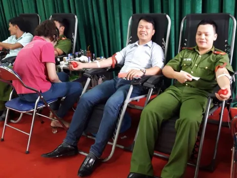 774 người đăng ký hiến máu tình nguyện