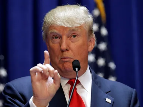 Tổng thống Trump ủng hộ 1 triệu USD cho người dân vùng bão lũ