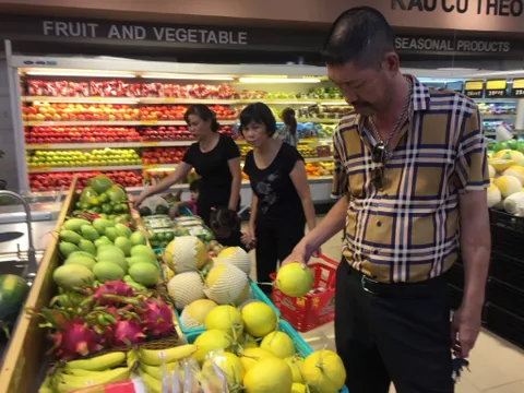Trái cây nội “thua” ngay trên “sân nhà”!