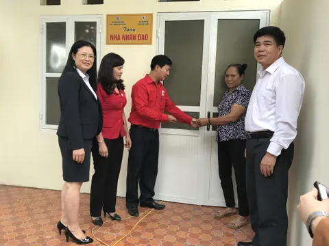 Quảng Ninh: Bàn giao nhà nhân đạo cho hộ nghèo