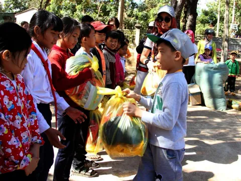Nhịp cầu kết nối những trái tim thiện nguyện