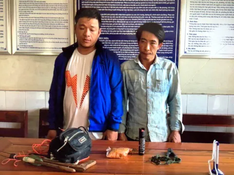 Bắt 2 đối tượng trộm chó mang theo súng điện, ớt bột