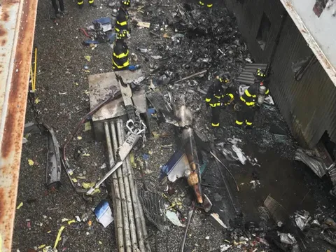 Trực thăng đâm vào nóc cao ốc ở New York, phi công tử nạn