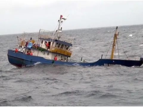 Trung Quốc: Chìm tàu đánh cá, 12 người mất tích