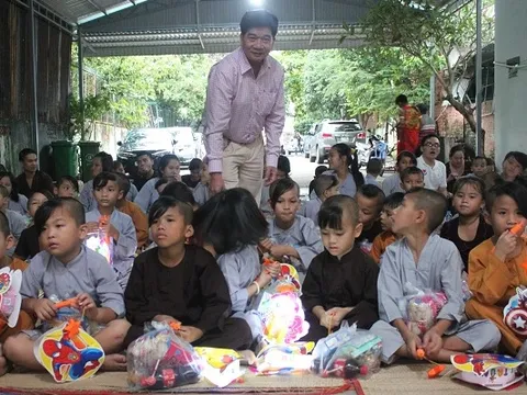 Đem niềm vui đến cho trẻ em cơ nhỡ dịp Tết Trung thu