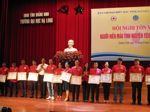Quảng Ninh: Tôn vinh 46 tập thể và cá nhân hiến máu tình nguyện tiêu biểu năm 2017