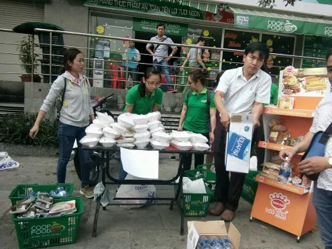 Vụ cháy chung cư ở Q.8 TP. HCM: Rưng rưng tình người trong hoạn nạn