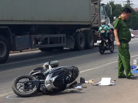 Va chạm với xe ba gác, nam sinh lớp 11 tử vong thương tâm
