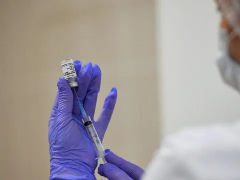 60.000 người tình nguyện tiêm vắc xin Covid-19 của Nga