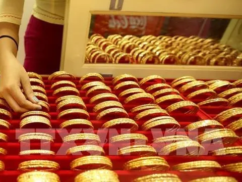 Giá vàng cuối tuần giảm xuống mức thấp
