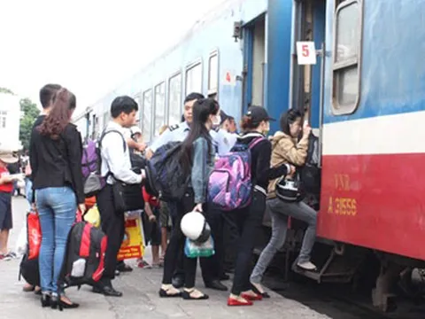 Giảm 10% vé tàu cho thí sinh trong mùa thi 2018