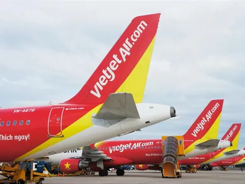 Vietjet tặng gói bảo hiểm SKY COVID CARE lên tới 200 triệu đồng cho hành khách