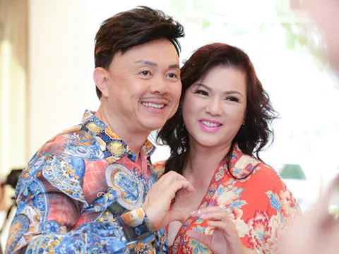 Vợ Chí Tài về nước mừng sinh nhật thứ 48 của Hoài Linh