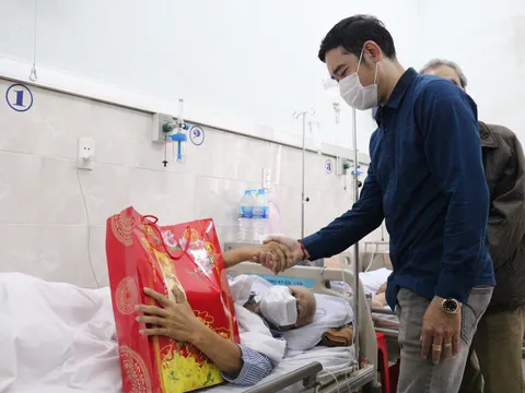 Mang Tết ấm đến với người khó khăn